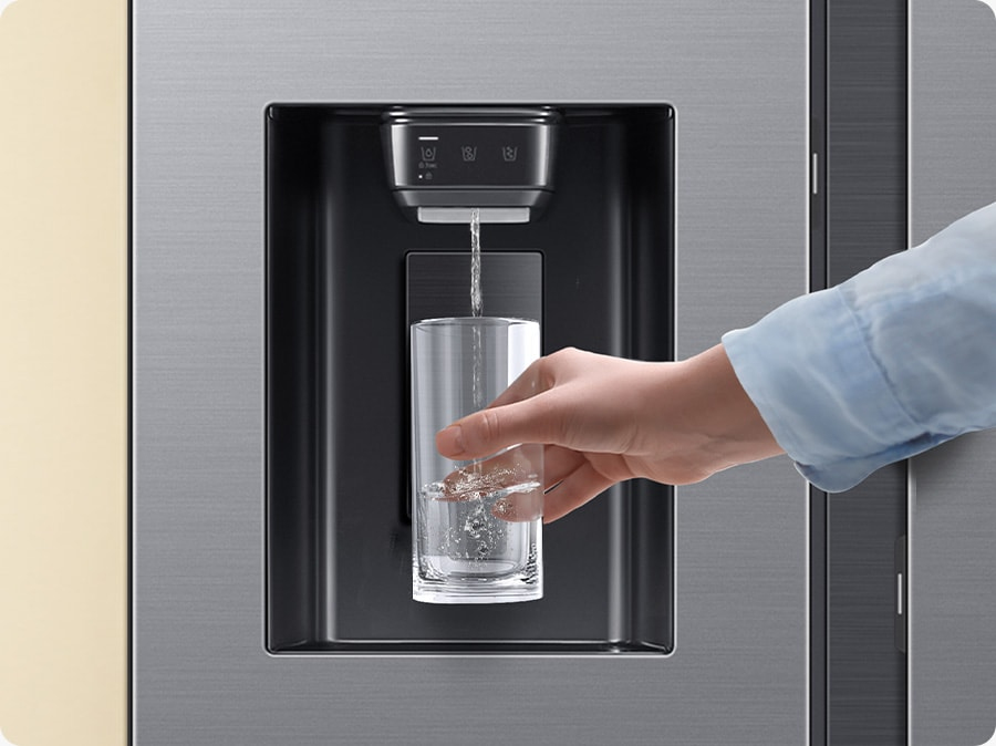 samsung-series-9-refrigerateur-bespoke-ai-family-hub-americain-carbone-614l-rs90f66befef-classe-e-15.jpg
