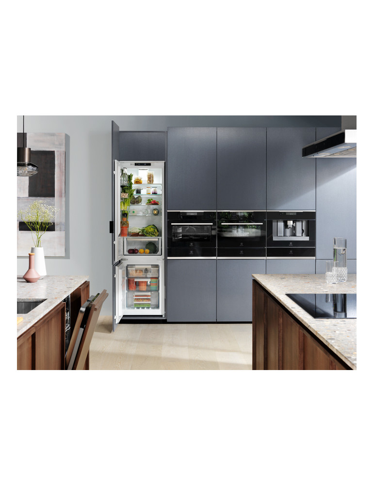 Electrolux EEC87400L Entièrement intégré 14 couverts